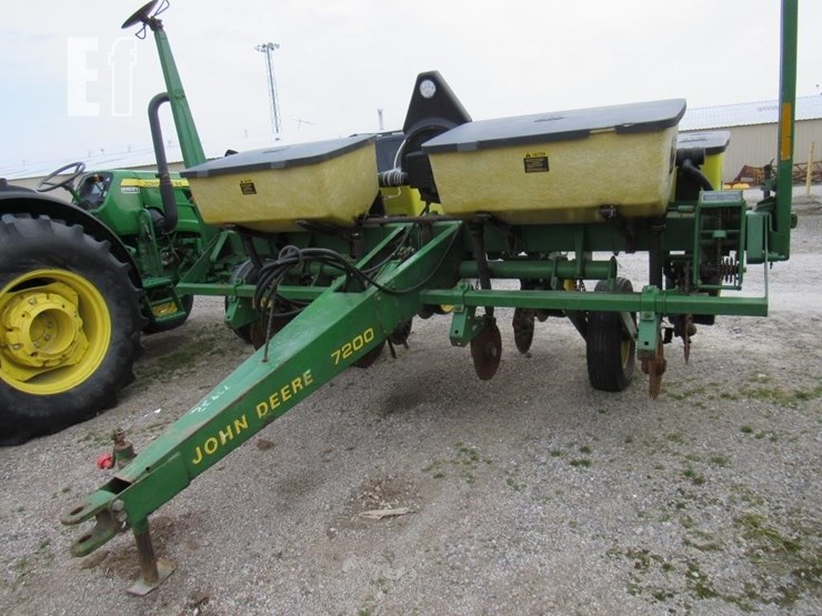 john-deere-7200-image-1