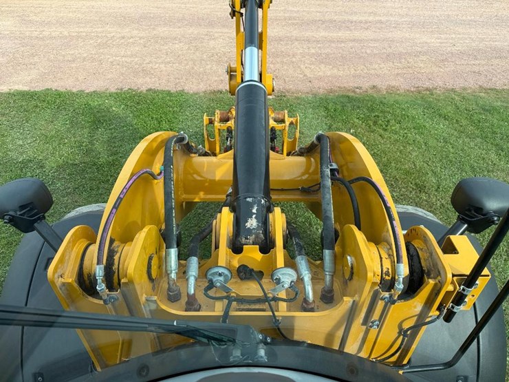 caterpillar-938m-image-74