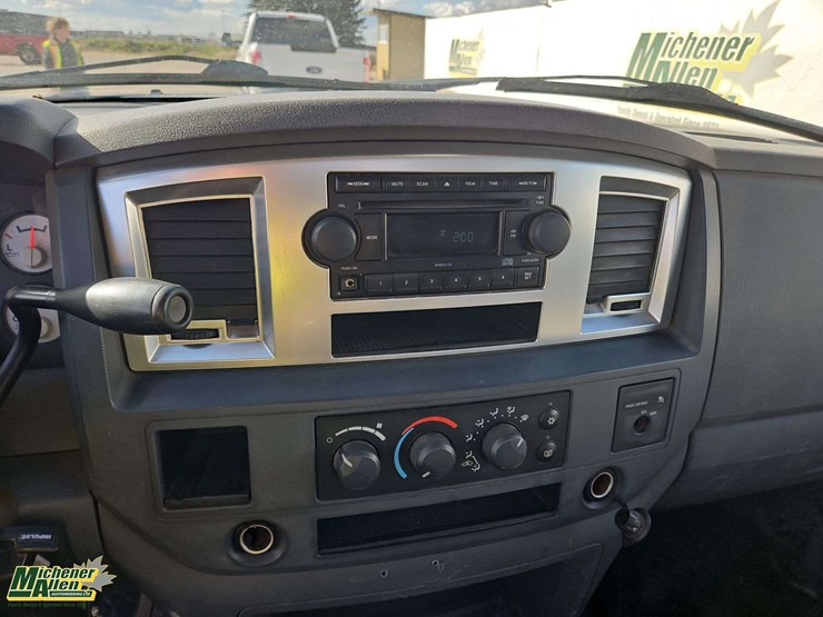2007-dodge-ram-3500-image-17