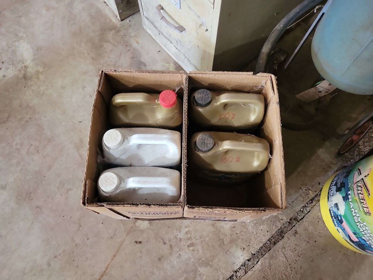 shop-fluids,-tanks,-and-containers-lot-image-2
