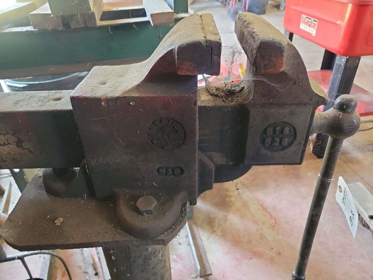 heavy-duty-metal-vise-mounted-on-steel-pedestal-stand-image-2
