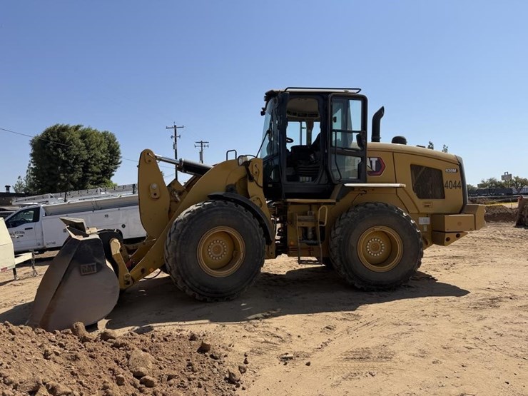 2023-caterpillar-930m-image-1