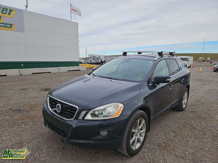 2010-volvo-xc60-image-1