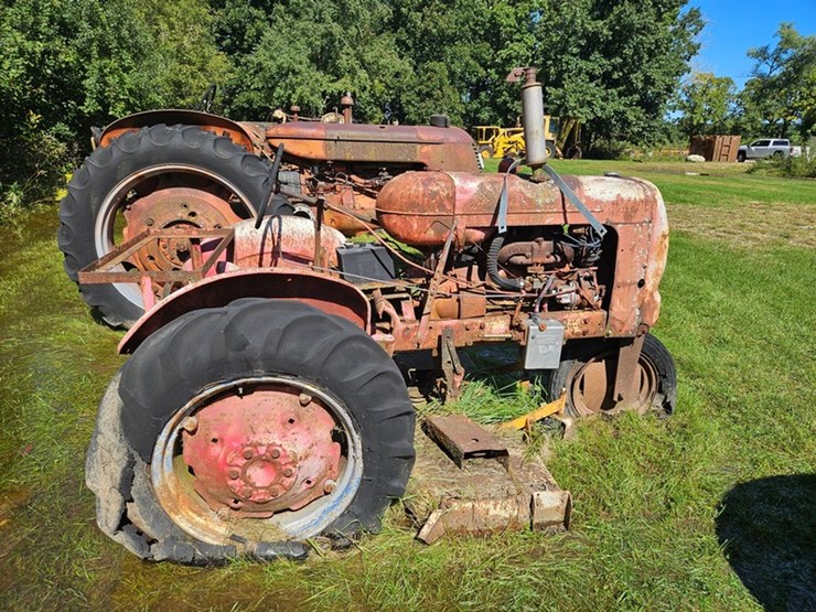 #2529-•-bf-avery-model-a-tractor-image-6