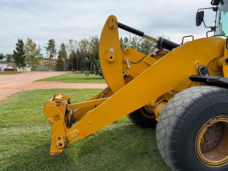 caterpillar-938m-image-28