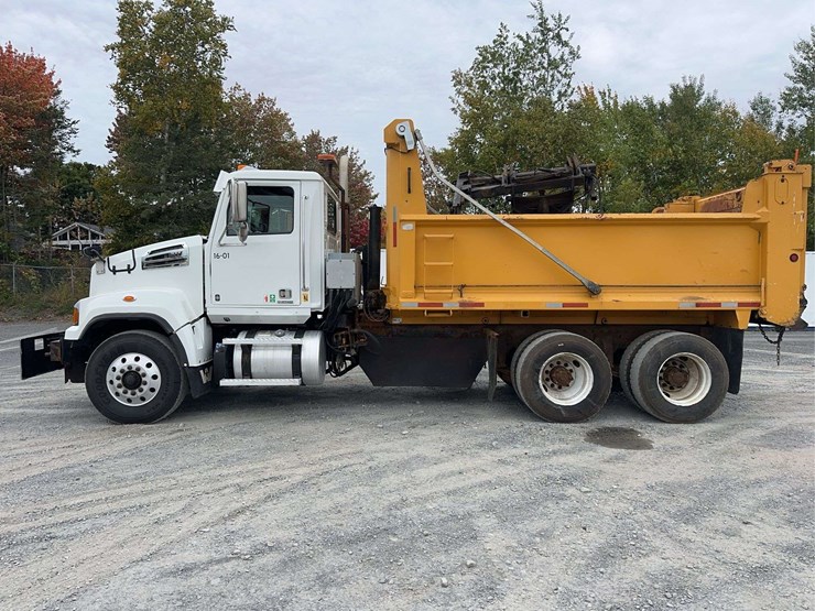 2016-western-star-4700sf-image-8