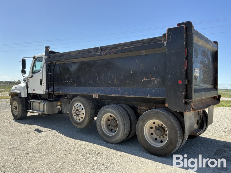 2015-freightliner-114sd-image-7