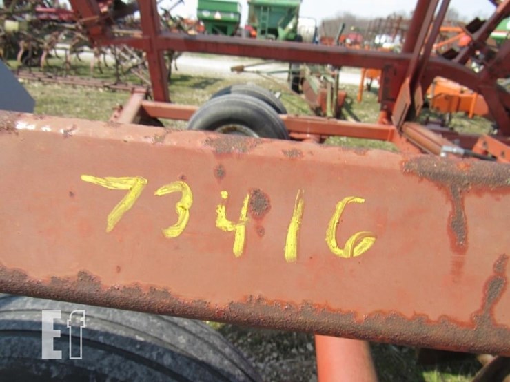 massey-ferguson-820-image-6