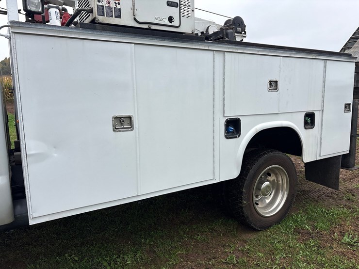 2015-ford-f550-image-15