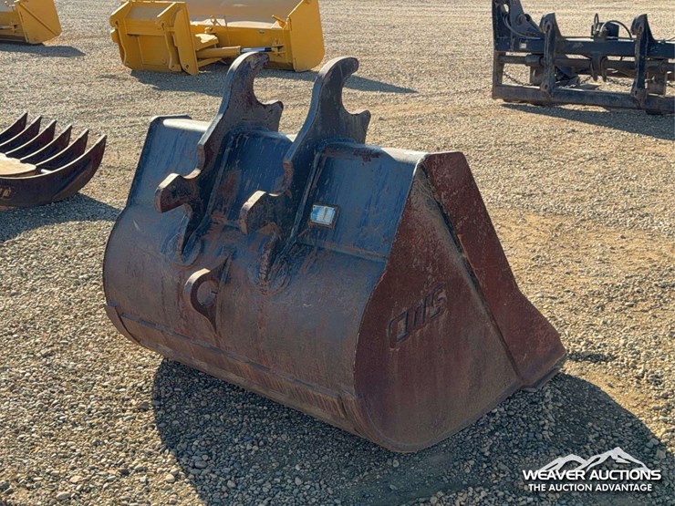 cws-56-in.-excavator-q/c-clean-out-bucket-image-3