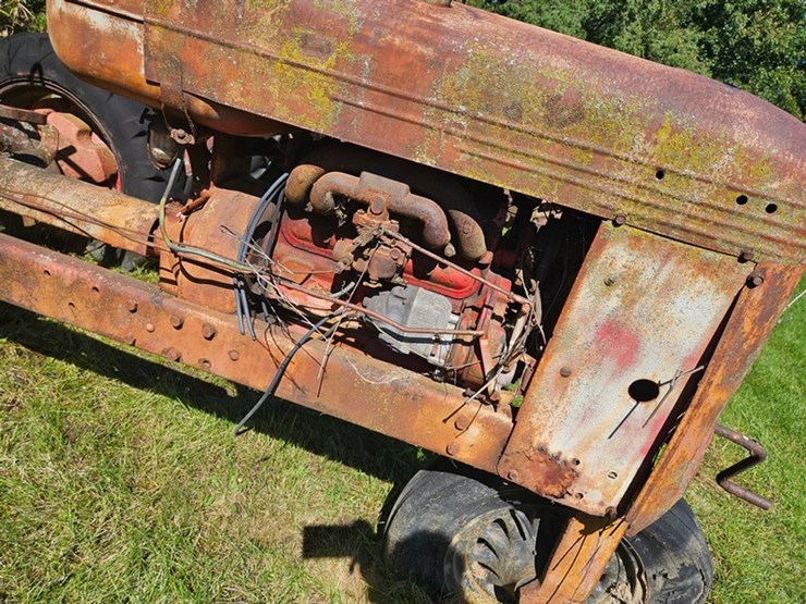 #2527-•-bf-avery-tractor-image-10
