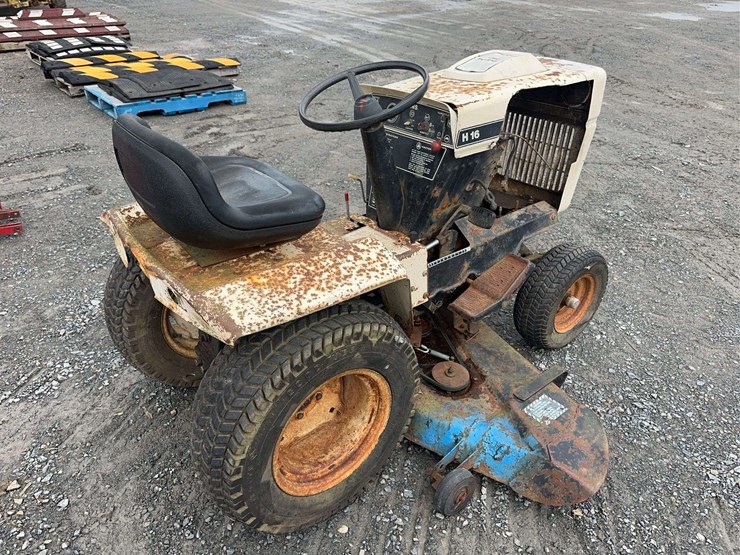 bolens-h-16-lawn-tractor-with-blower-and-snow-blade--no-engine-image-5