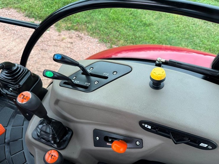 case-ih-farmall-95a-image-49