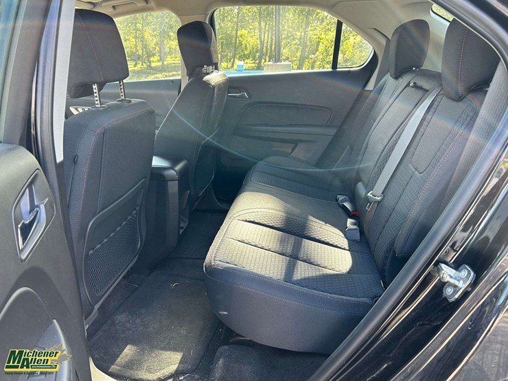 2015-chevrolet-equinox-image-10