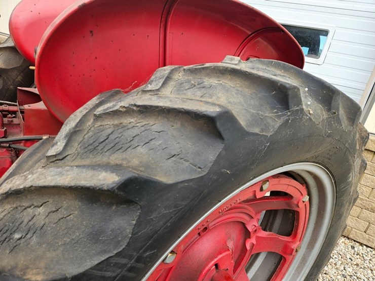 #2509-•-1959-farmall-340-tractor-image-41
