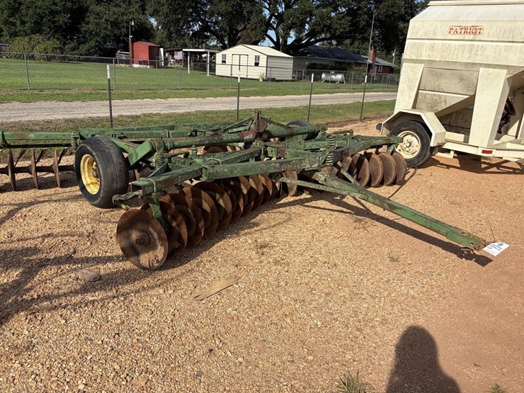 john-deere-14-image-1