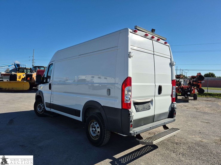 non-operable-2014-ram-promaster-cargo-van-image-7