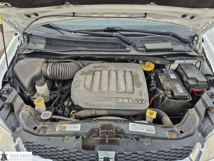 2014-dodge-grand-caravan-sxt-image-9
