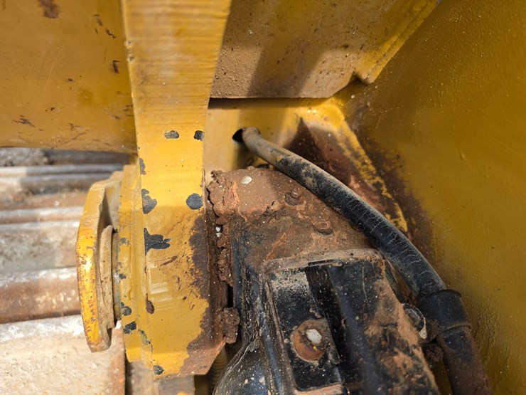 2007-caterpillar-953d-image-83