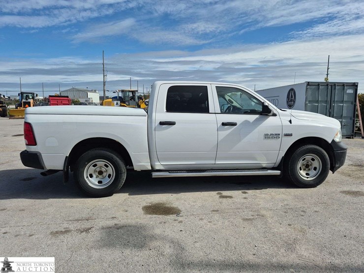 2015-dodge-1500-image-4