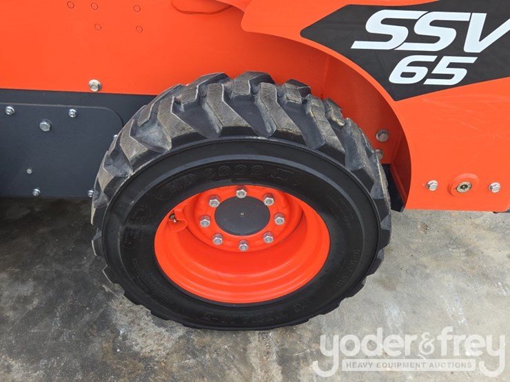 2024-kubota-ssv65-image-10