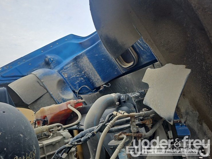 2019-freightliner-122sd-image-30