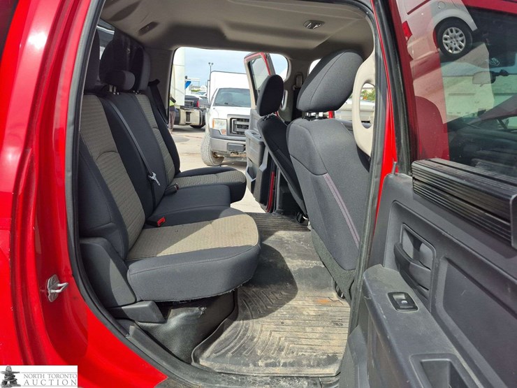 2012-dodge-2500-image-26