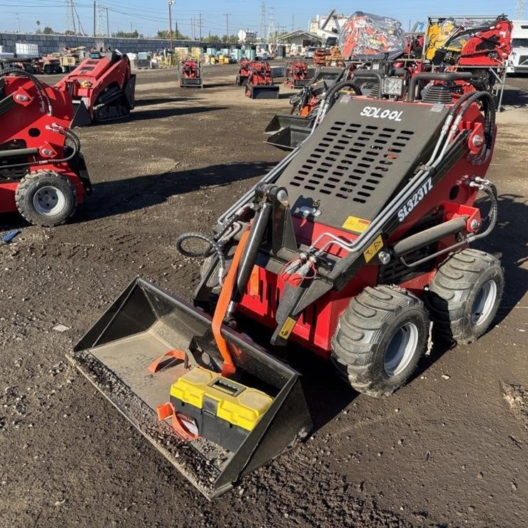 SDLool 323TZ Skid Steer Loader