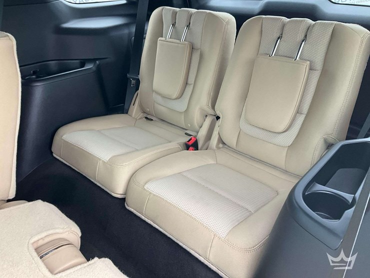 2017-ford-explorer-image-22