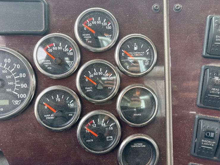 2013-western-star-4900sa-image-80