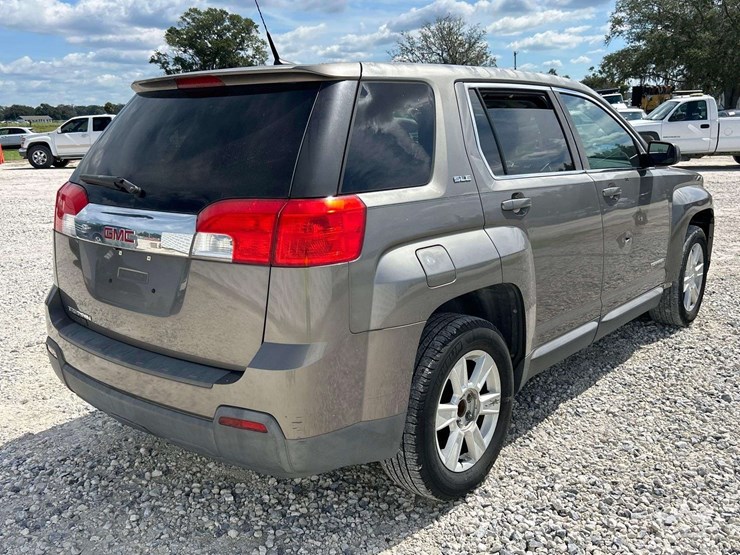 2010-gmc-terrain-image-3