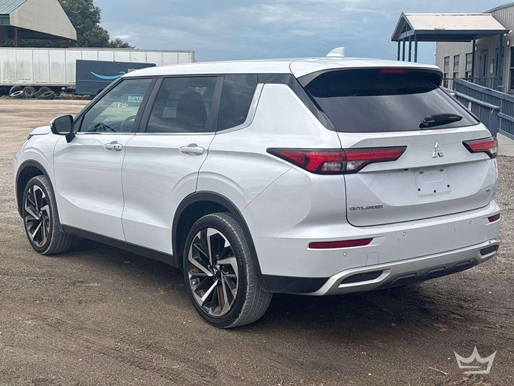 2023-mitsubishi-outlander-image-4