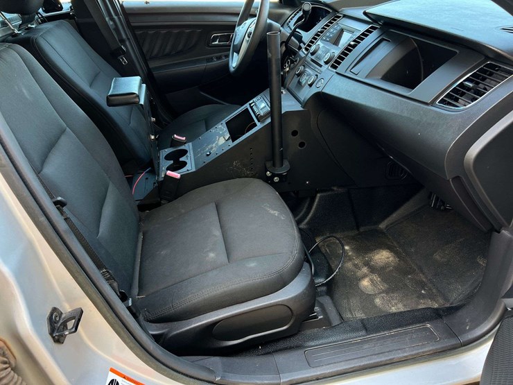 2016-ford-taurus-police-interceptor-sedan-(82,733-miles)-image-33
