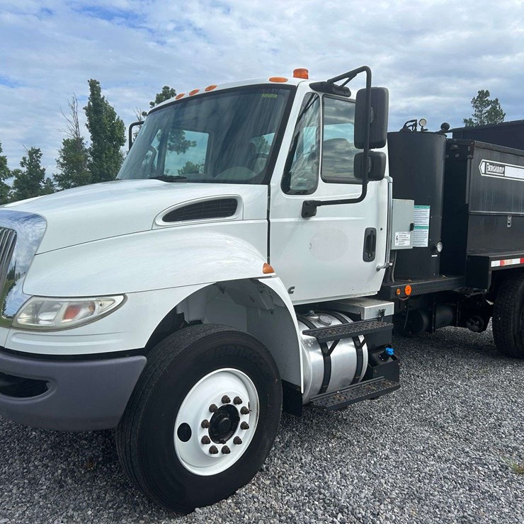 2019 INTERNATIONAL DURASTAR 4300