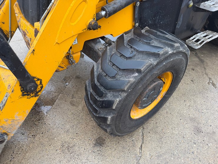 jcb-3cx-image-12