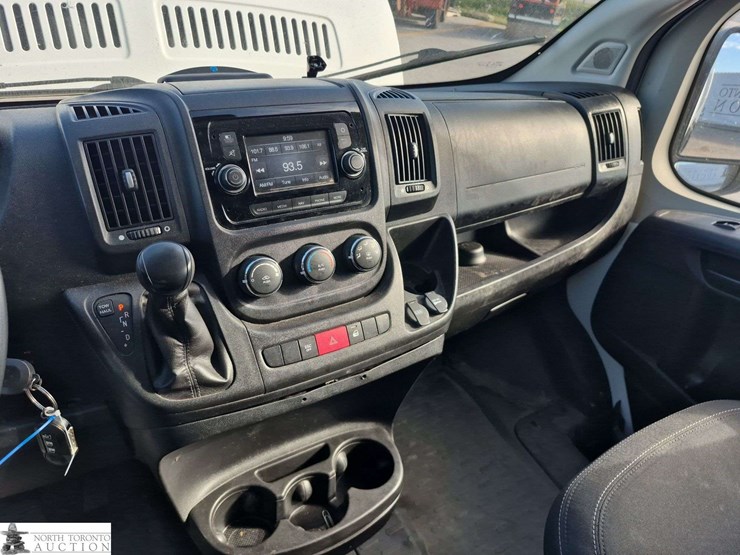 2019-ram-promaster-cargo-van-image-12