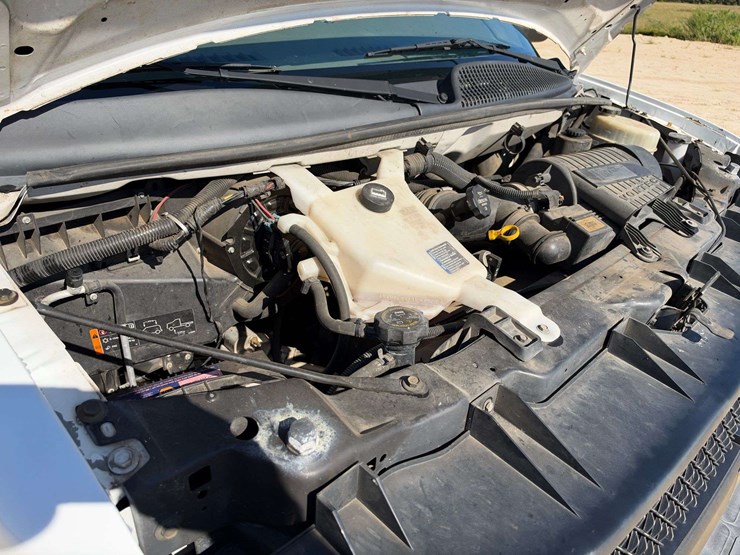 2014-chevrolet-express-2500-image-8