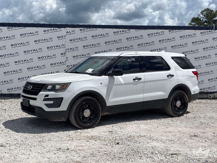 2016-ford-explorer-image-1