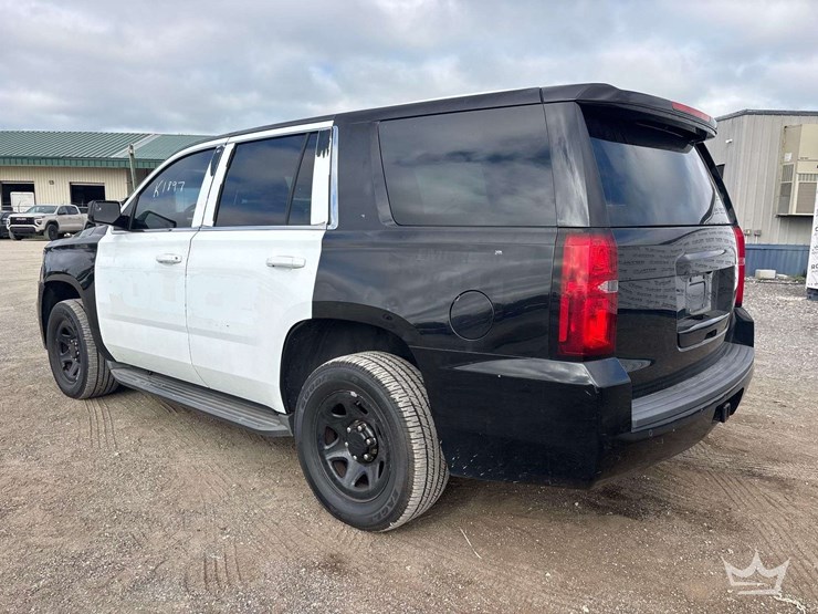 2015-chevrolet-tahoe-image-4