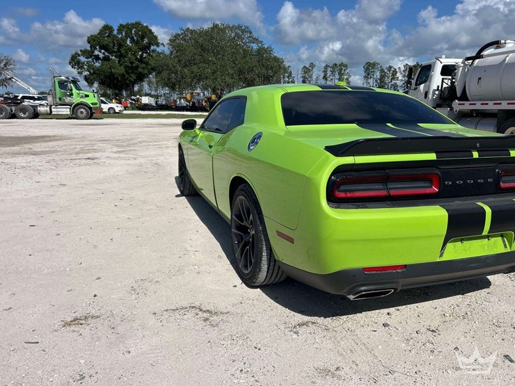 2023-dodge-challenger-coupe-image-3