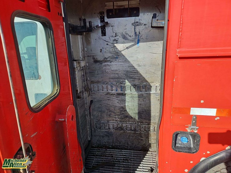 2015-ford-f550-image-28