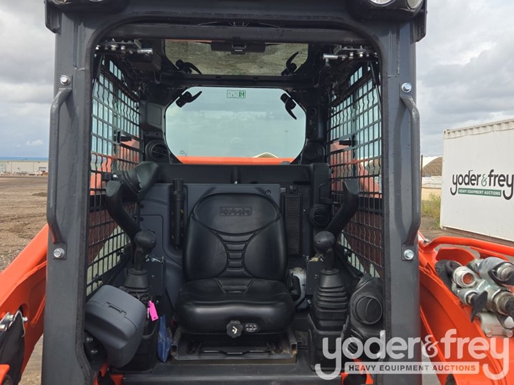 2024-kubota-ssv65-image-42