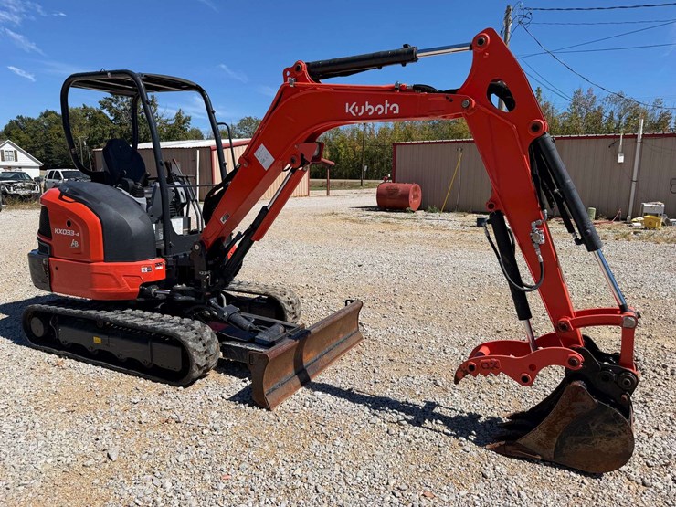 2023-kubota-kx033-4-image-2
