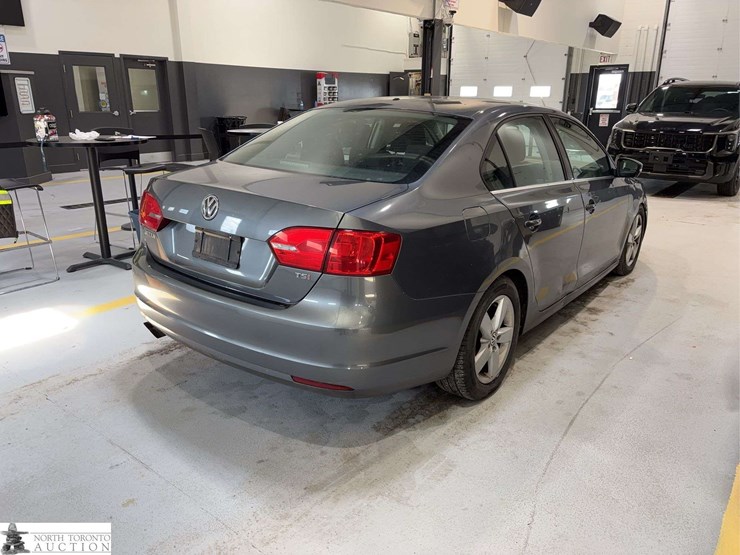 2014-volkswagen-jetta-se-4dr-sedan-6a-image-4