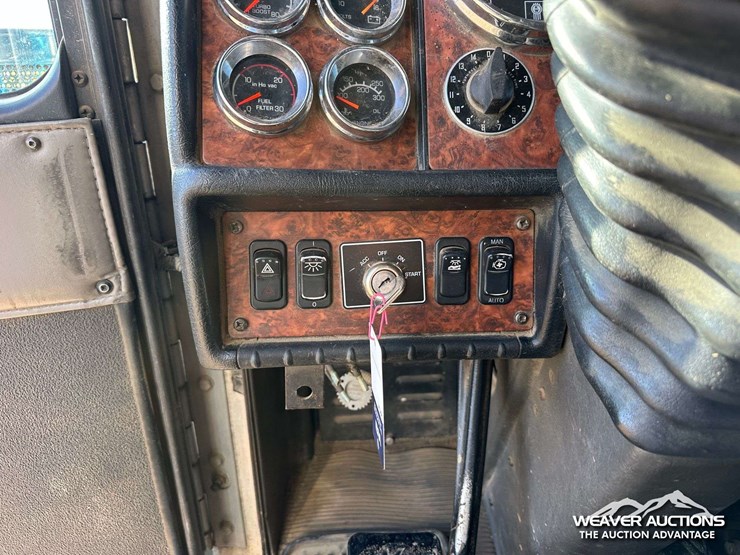 2006-kenworth-w900-image-19