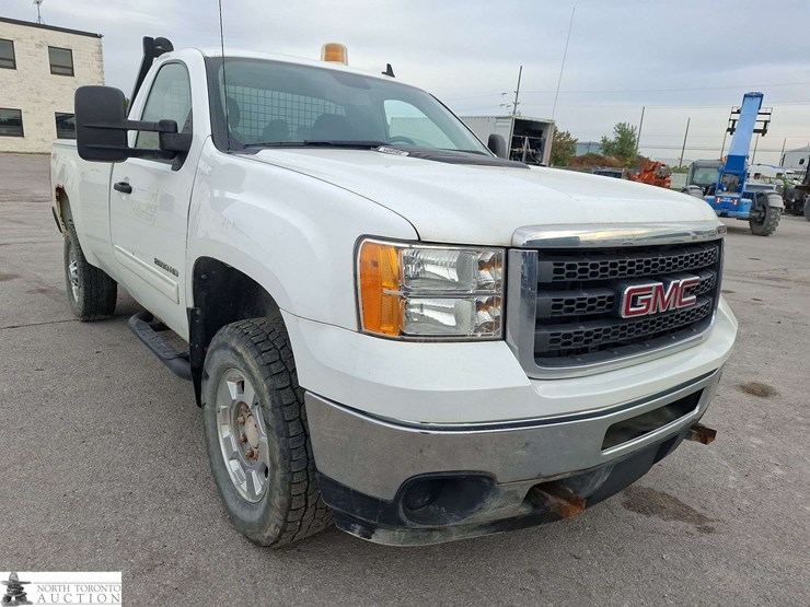 2011-gmc-sierra-2500hd-image-3