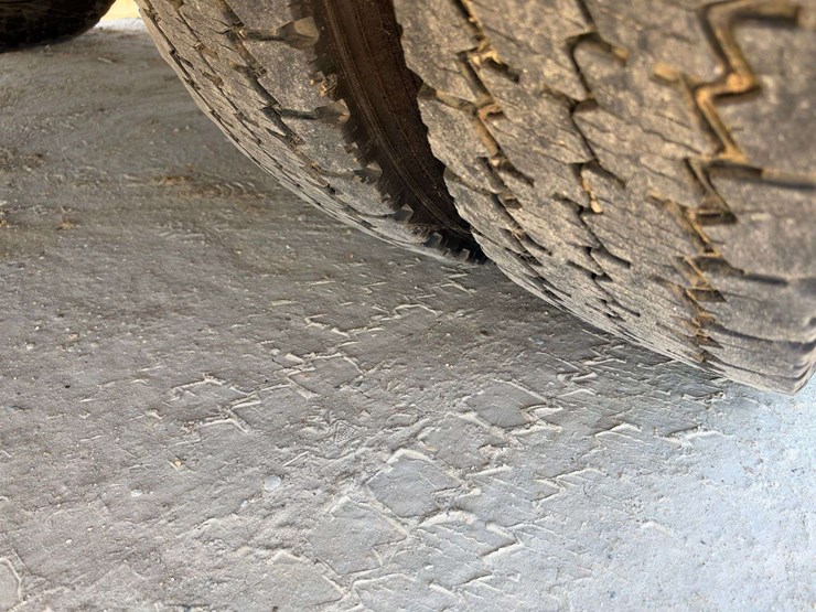 2014-ford-f550-image-22