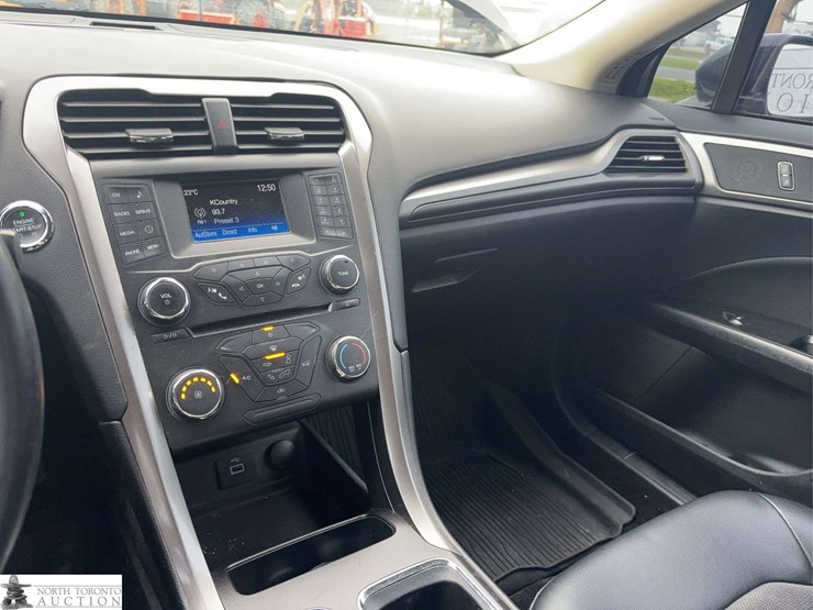 2017-ford-fusion-image-12