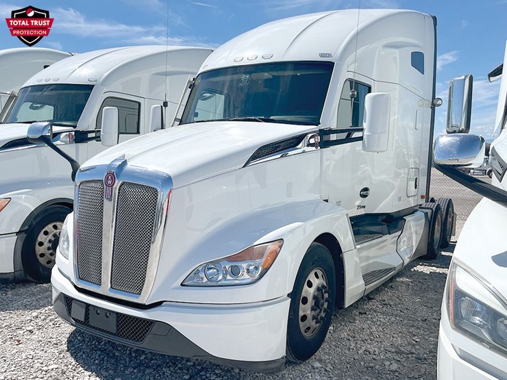 2023-kenworth-t680-image-1