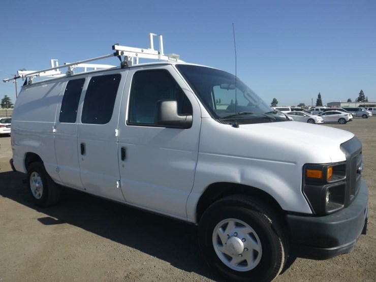 2011-ford-cargo-image-2